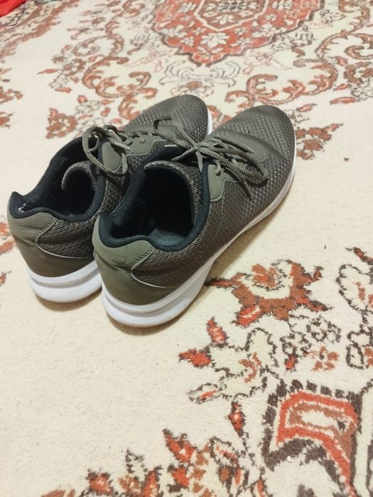 Adidași Nr 44.          .