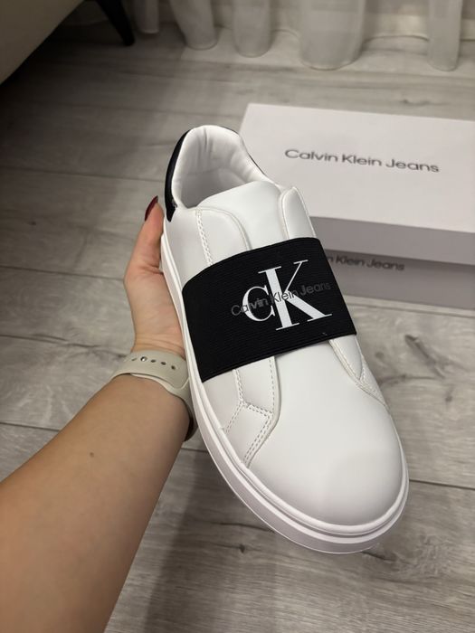 Нови Calvin Klein