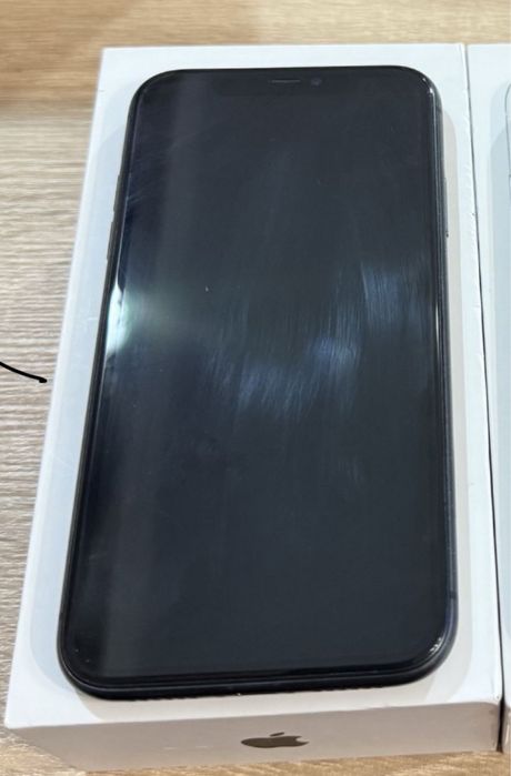 iPhone 11 – 64GB – Ca Nou – Cutie + Încărcător Original