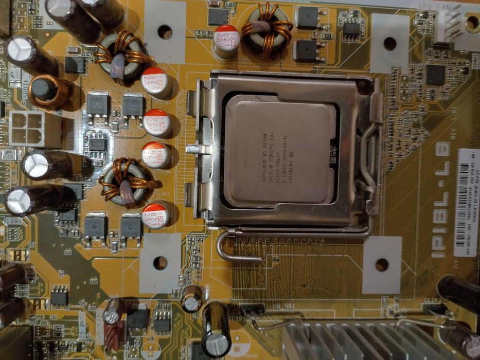 Placa de baza ASUS IPIBL-LB (HP OEM) socket 775 + Core2Duo E4500