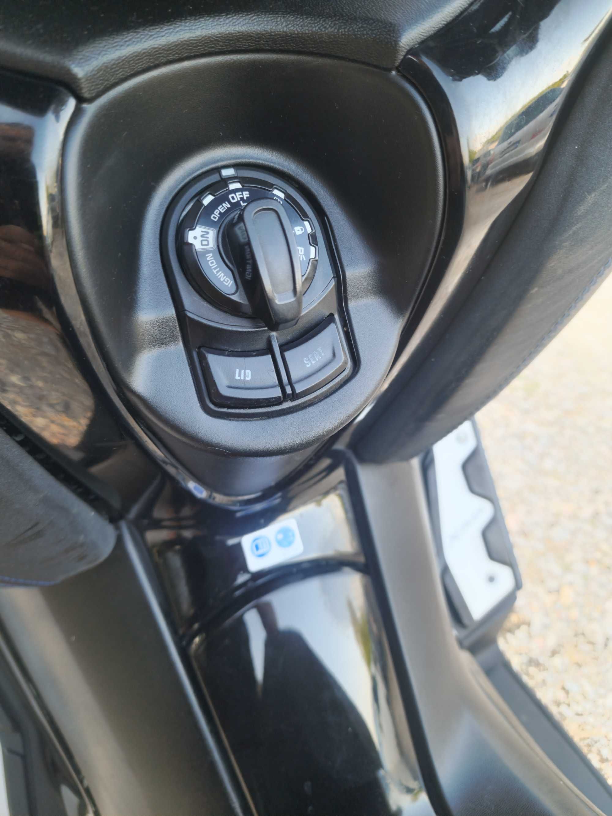 Yamaha x-max 300cc