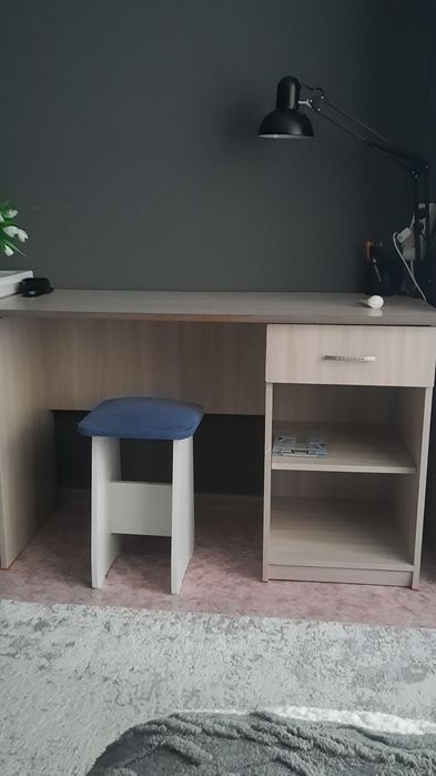 Продам стол компьютерный