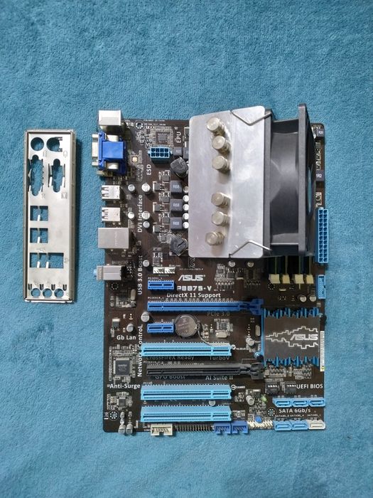 Asus P8B75-V + Intel I7 3770 + Kingston 16 GB RAM + Scythe Katana III