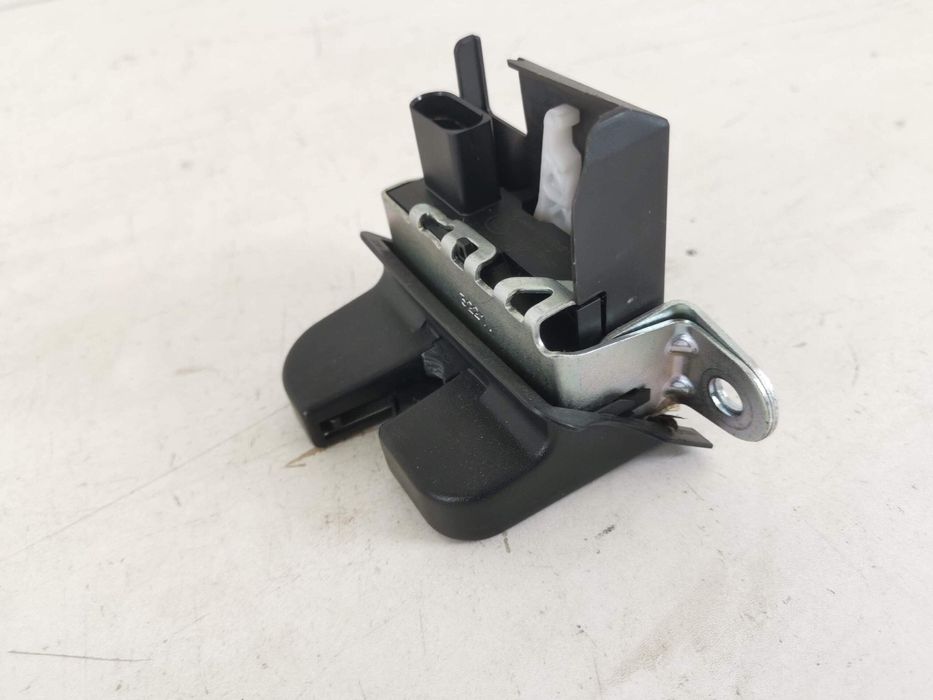 Дръжка/Брава за заден капак Фолксваген / Volkswagen Polo 6 AW/BZ Ориги