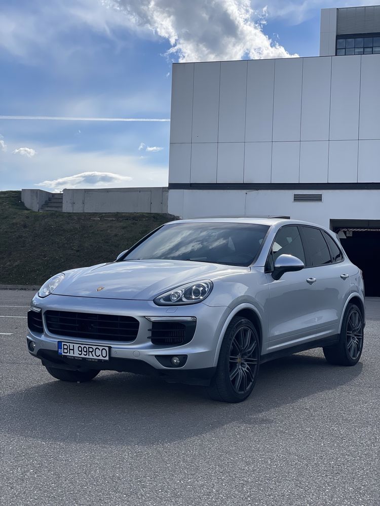 Inchiriere Porsche Cayenne S - 420CP masina de inchiriat Oradea