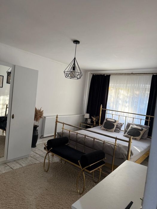 Vand apartament cu 2 camere