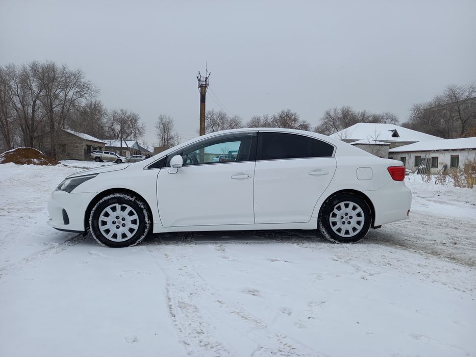 Автомобиль Toyota avensis