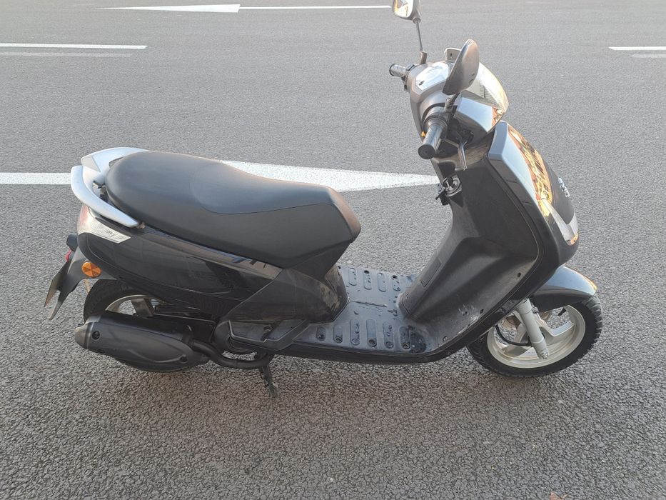 Scuter Peugeot Vivacity 3,  2T, 50cm3. Carte+talon