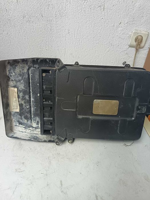 трифазен електромер