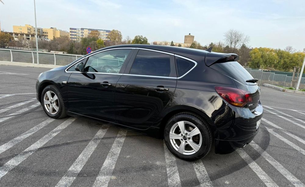 Opel Astra J, 1.4 Turbo, 140 CP, 2011, Hatchback.