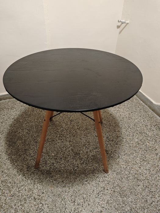 Комплект маса със столове