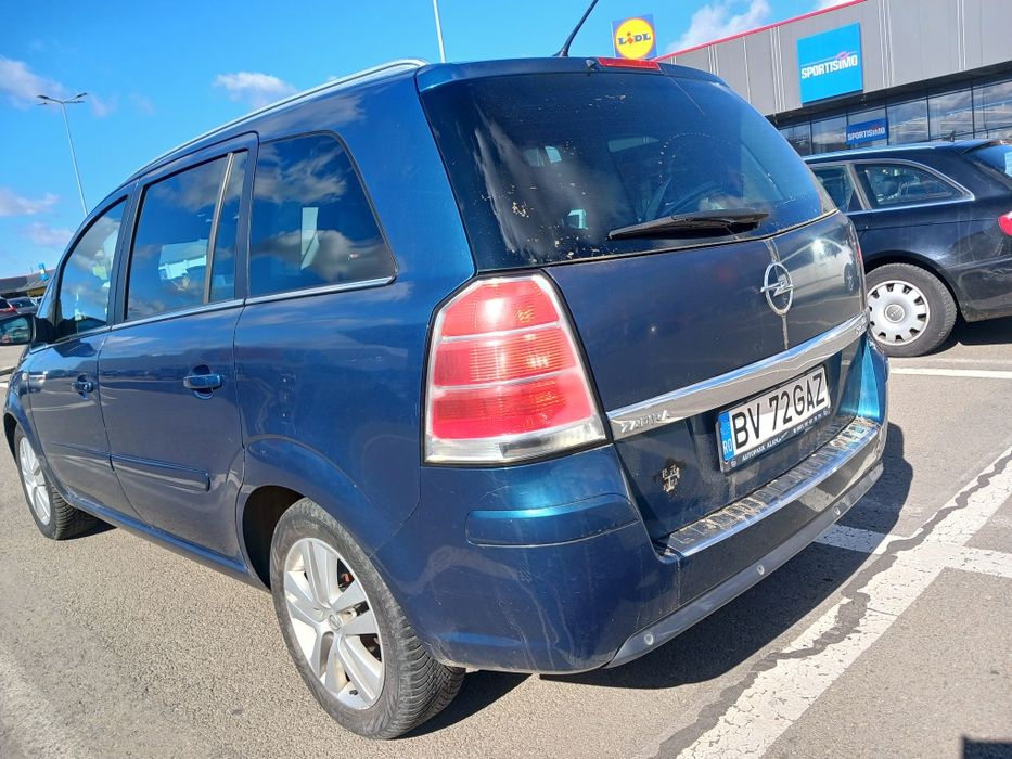 Vând Opel Zafira