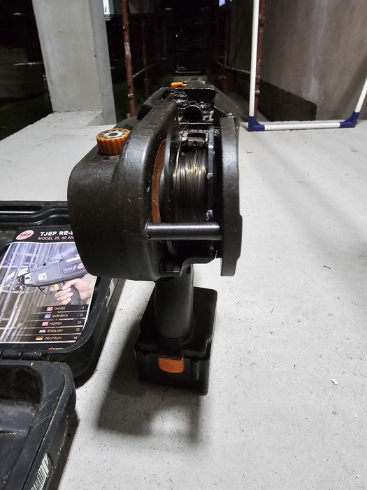 Masina de legat armaturi