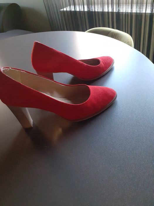 Pantofi piele rosii