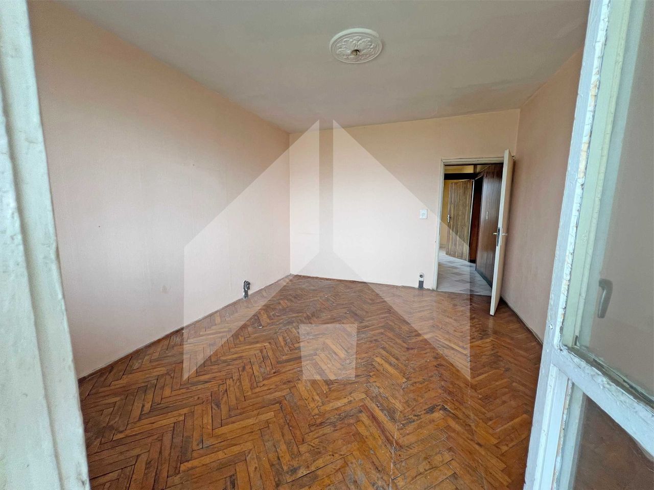 Продава се Двустаен апартамент в Нови пазар - 75 кв.м за 612 €/кв.м - Снимка #7