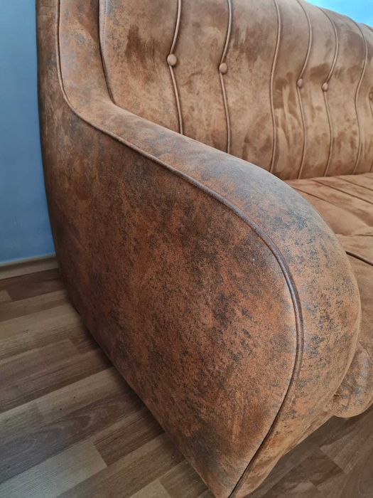 Разтегателен диван