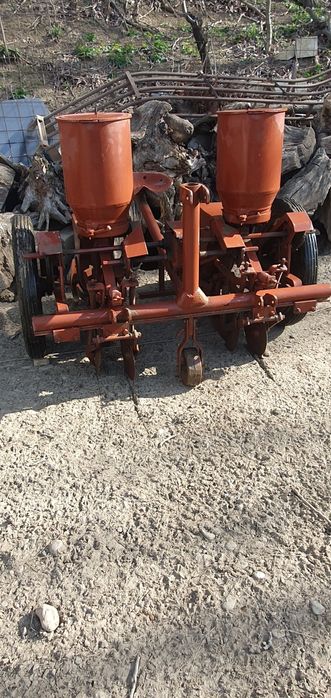 Vând semănătoare  pentru toate boabele