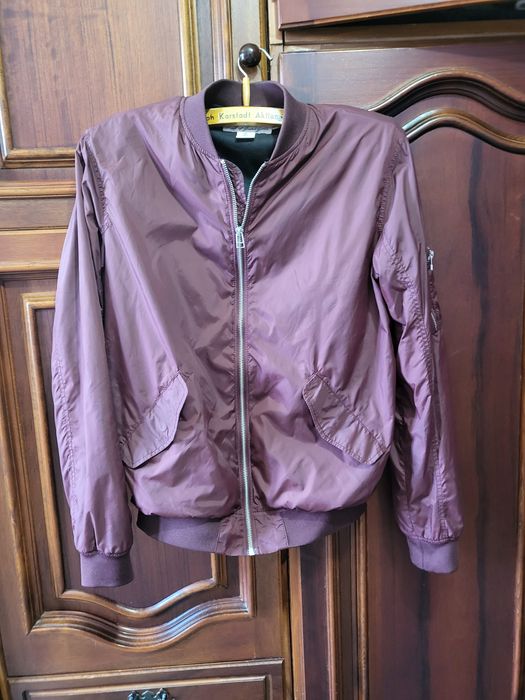 Geaca toamna, primavara firma H. M . ca si noua.