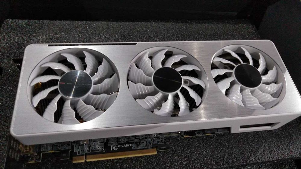 Placă video Nvidia RTX 3070 Gigabyte VISION OC Rară CITESTE!