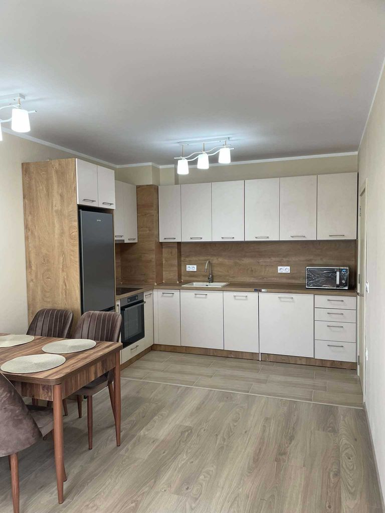 Дава се под наем Двустаен апартамент в Варна, Автогара - 63 кв.м за 713.49 € - Снимка #2