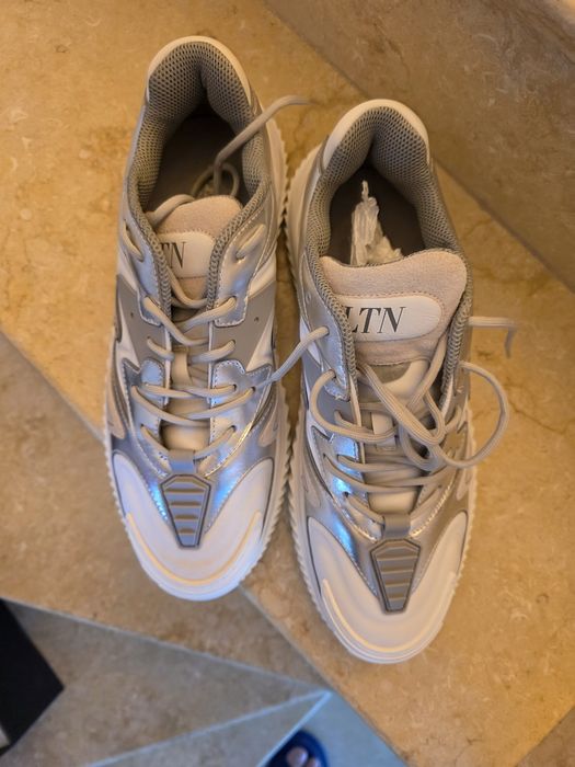 Valentino Garavani wade runner