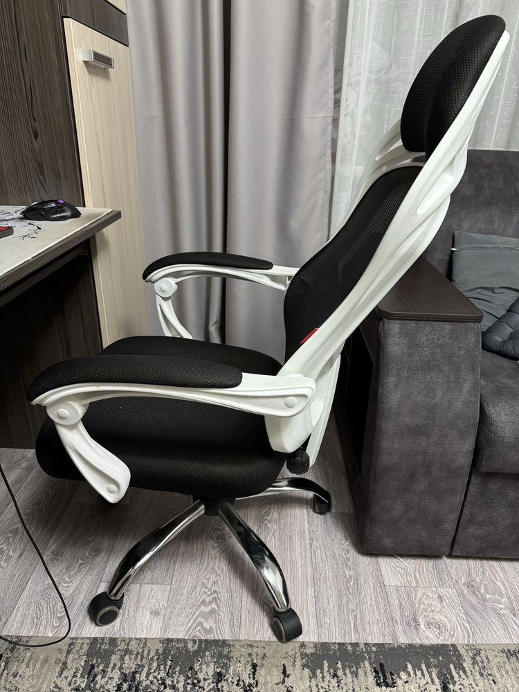 Продам компьютерный стул б/у