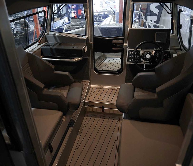 Barca aluminiu cabinata LANDX X6 cu motor Honda 150hp si peridoc