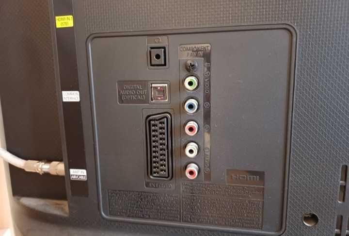 Телевизор SAMSUNG 32 "