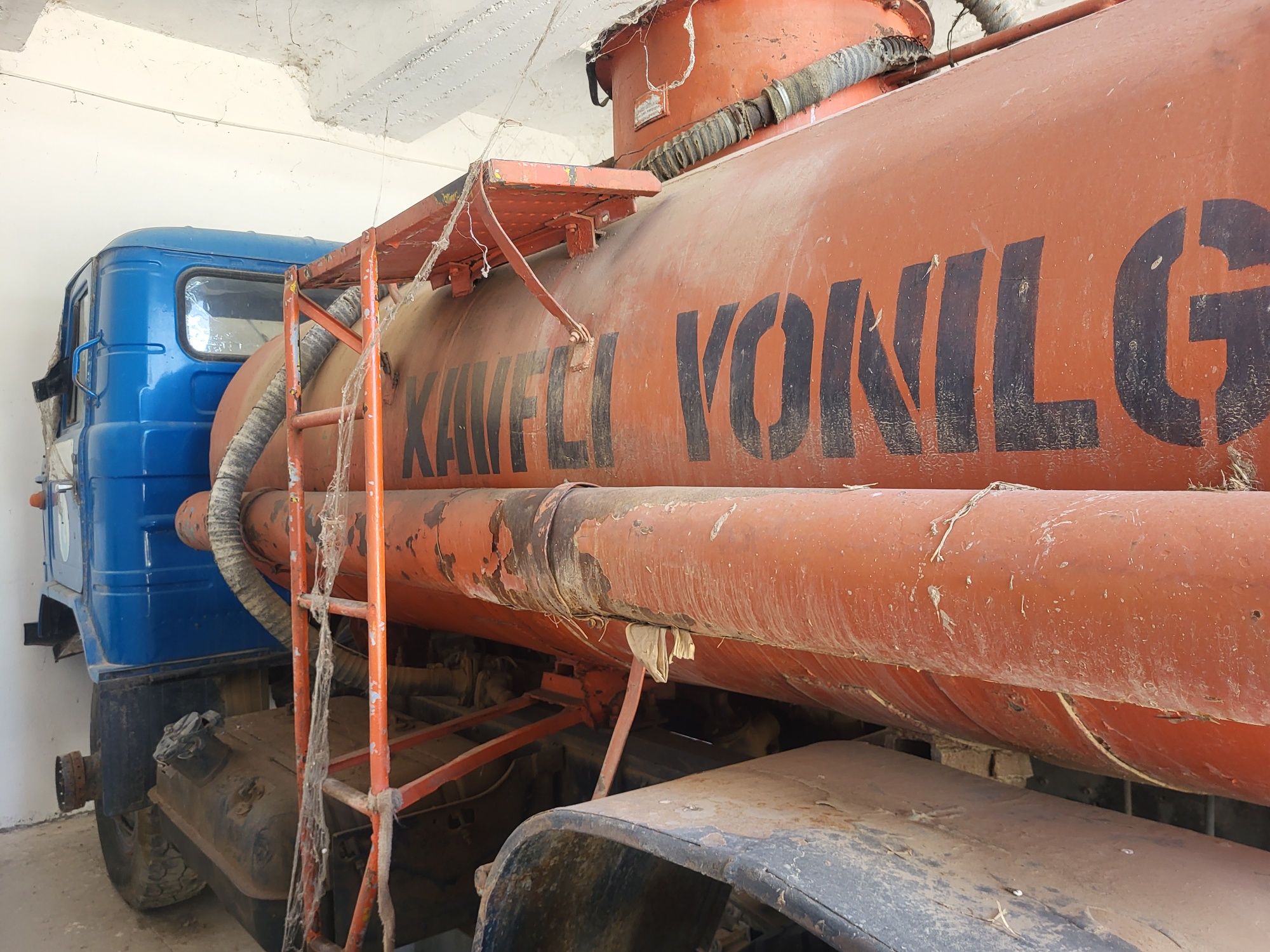 Gaz 66 Benzavoz sotiladi.