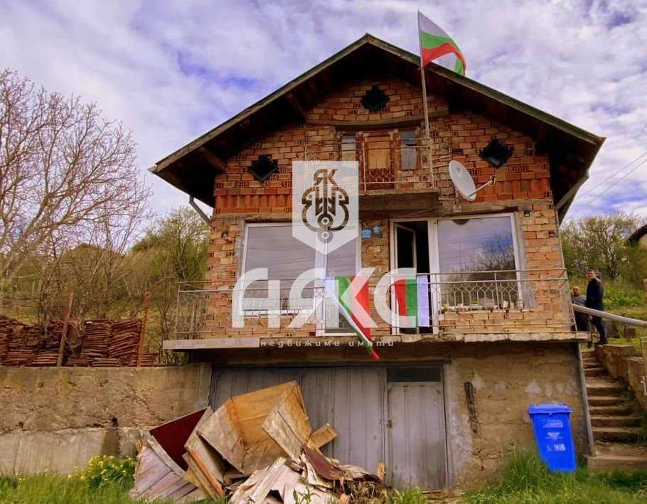 Продаваме къща в с.Габровдол на 30 км от гр. СОФИЯ