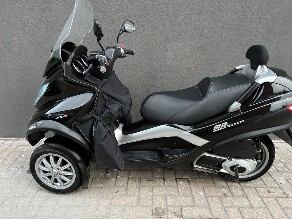 Motoideea vinde Piaggio Mp3 300ie 2011 Rate Garanție