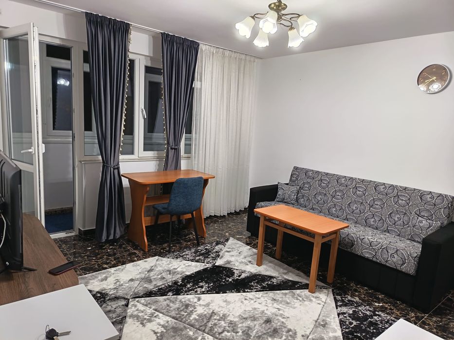 Închiriere apartament 3 camere