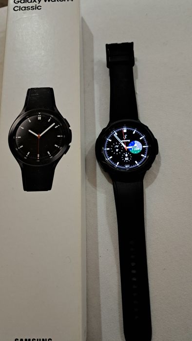 Смарт часовник Samsung  Galaxy Watch4 classic