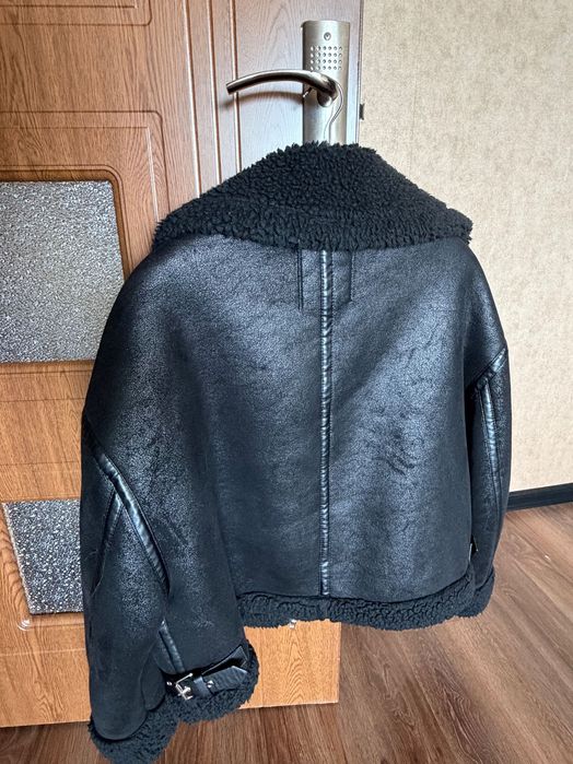 Дамско черно яке на Зара