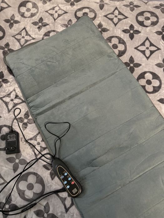 Массажный с подогревом матрас в машину на кресло