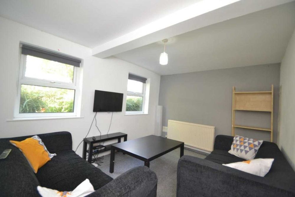 Дава се под наем Двустаен апартамент в София, Център - 57 кв.м за 397.8 € - Снимка #3