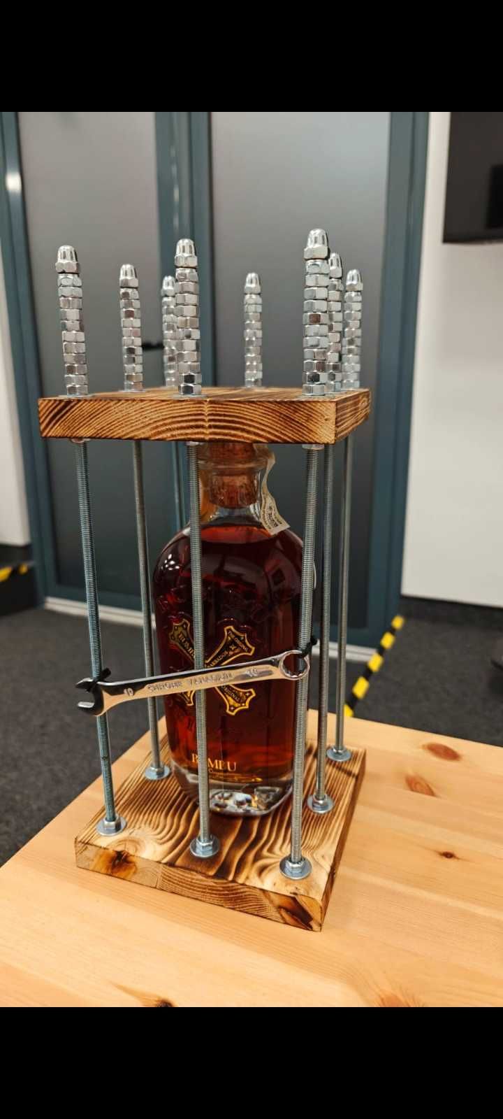 Bottle Prison / Cusca Sticla