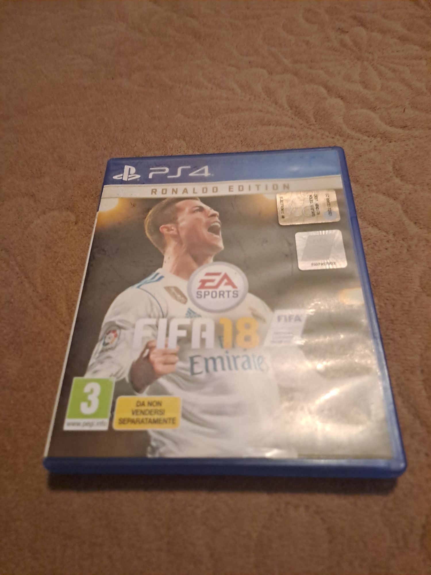 Vând ps4 sony în stare buna