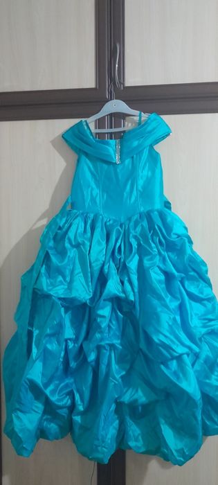 Продам платье нарядное