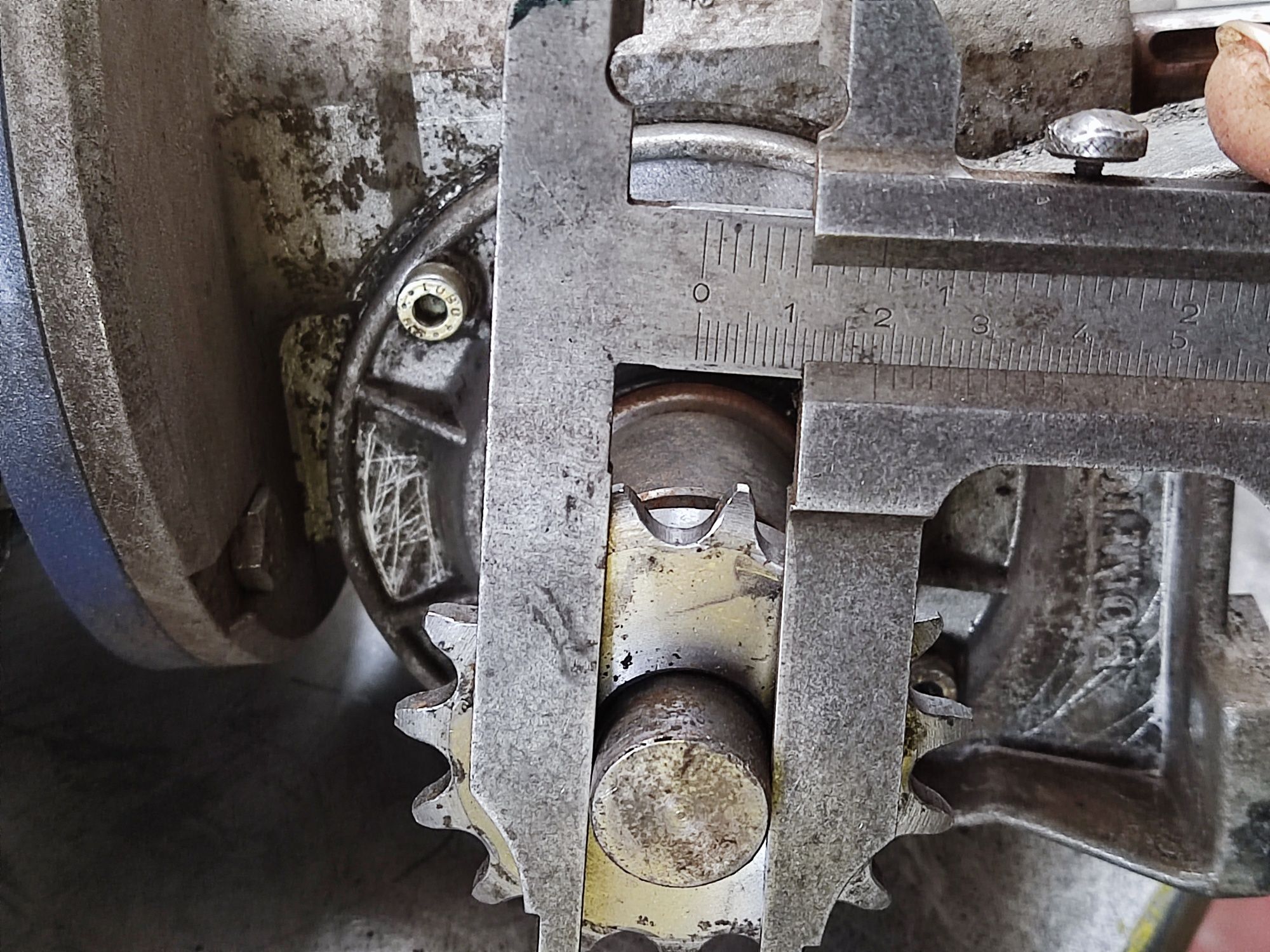 Vind motor electric cu reductor 0,37 kw 230/400v rotație 1365/ min