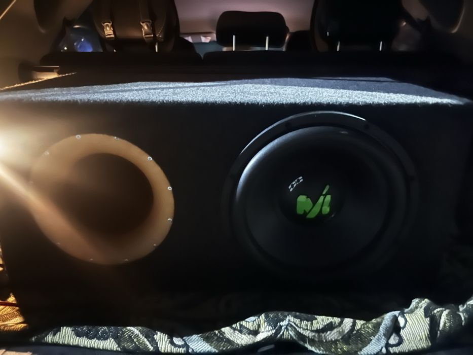 Продам саб новый.