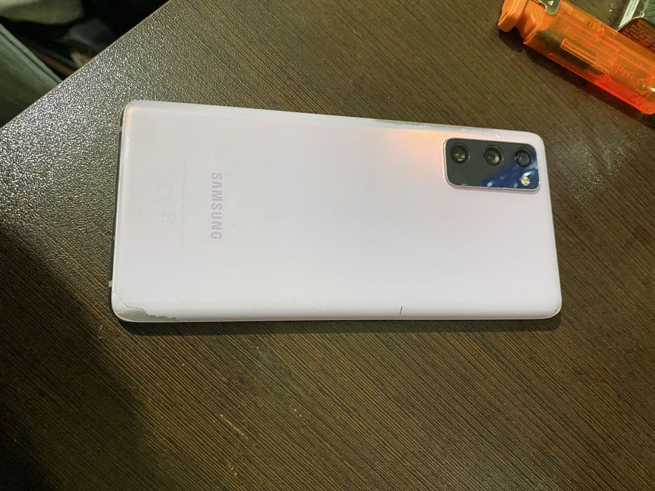 Vand Samsung S20 fe ,placa de baza stricata