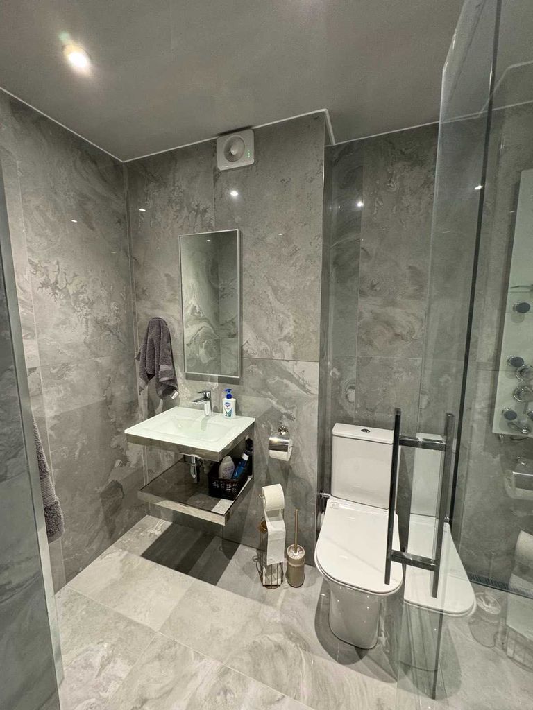 Продава се Тристаен апартамент в София, Манастирски ливади - 190 кв.м за 13 €/кв.м - Снимка #10