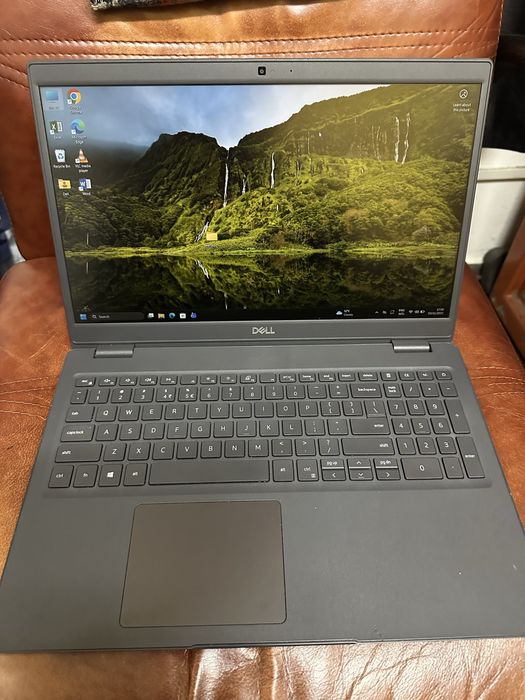 Dell latitude 3510  i3 gen 10 8gb ram ssd256gb