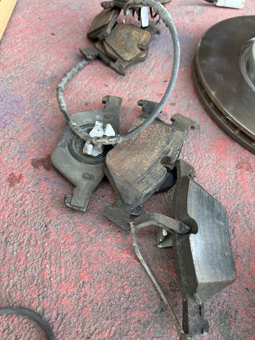 Set frane Bmw E90,E91 fata spate de pe motorizare 3.0 benzina