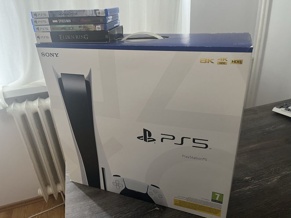 Vând PlayStation 5 + 2 controllere + Jocuri