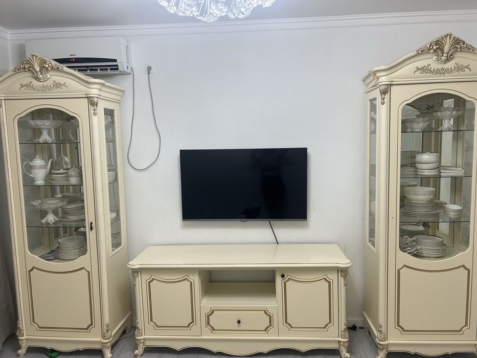 Гарнитур, сервант