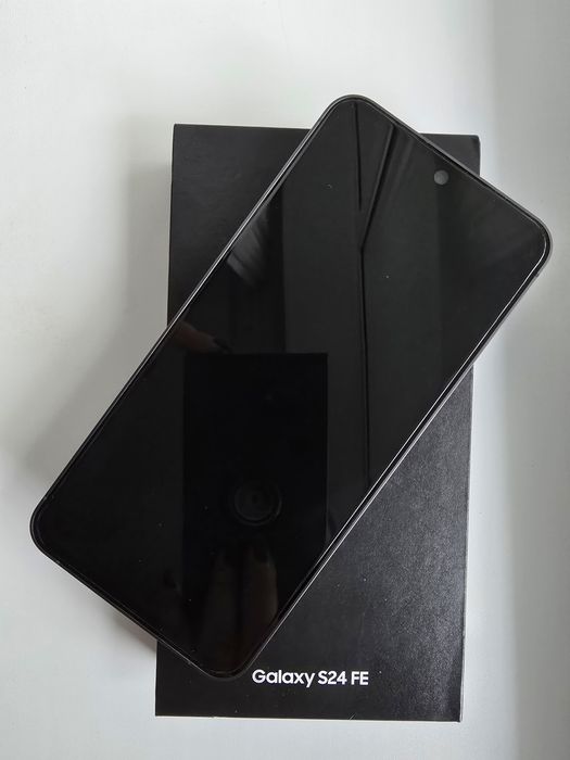 Продам Samsung s24 Fe. 8/128 gb в идеальном состоянии полный комплект