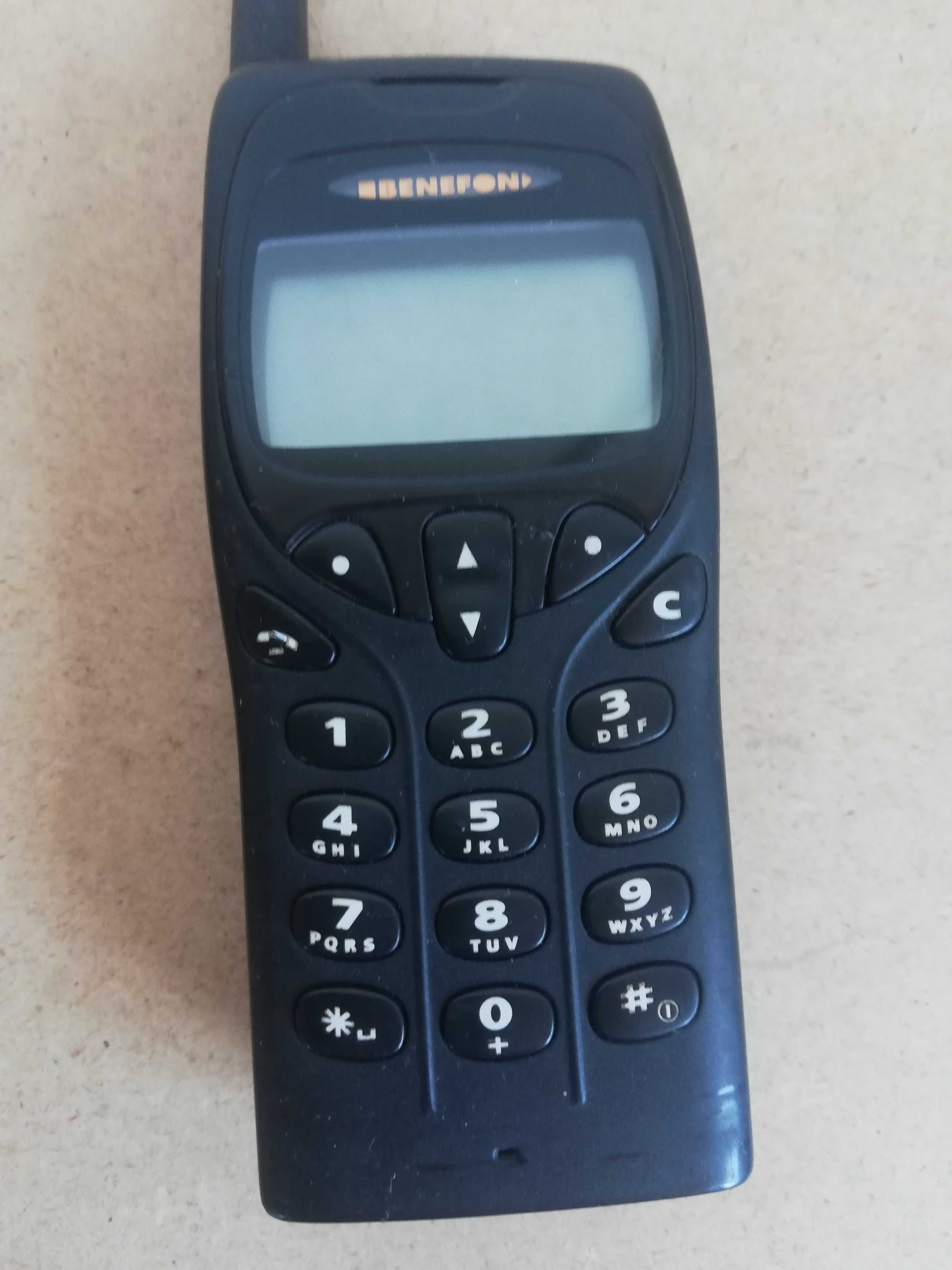 Стари телефони Mobifon и Ericsson