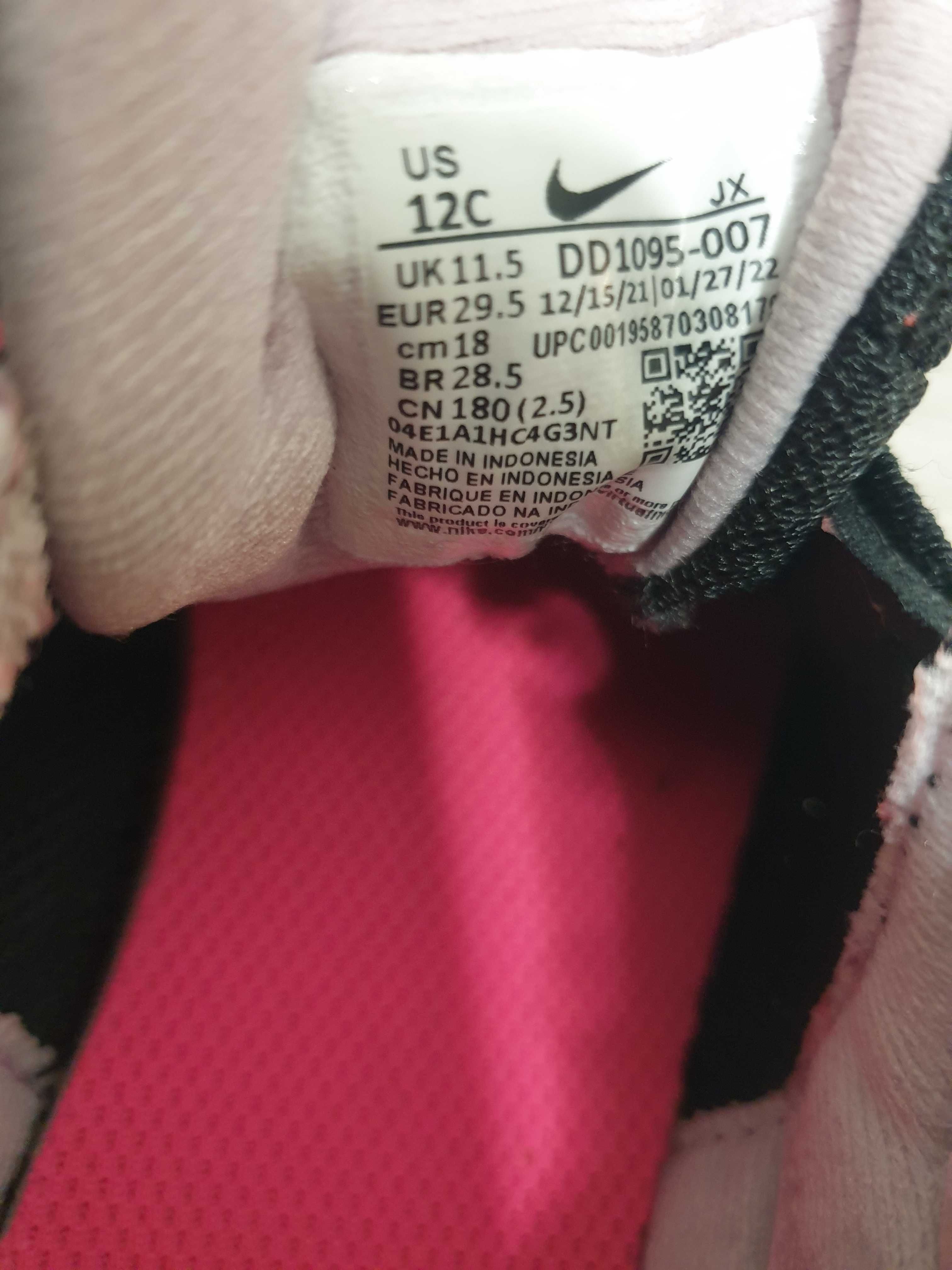Adidasi Nike fete nr 29,5 /18 cm